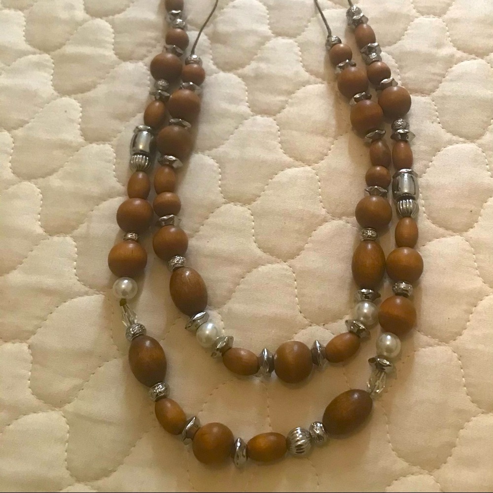 Double strand necklace